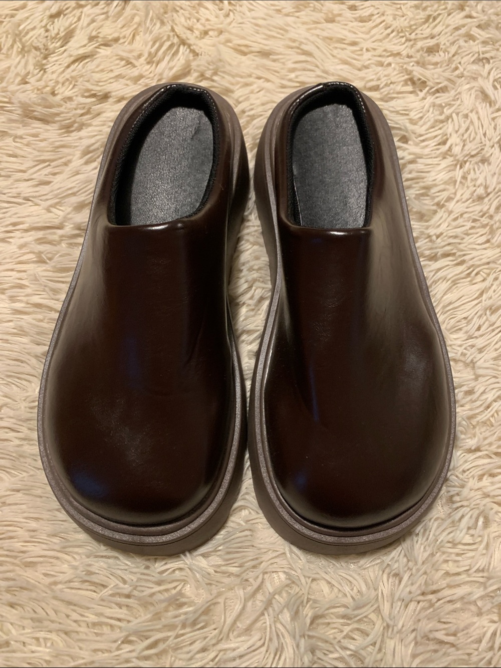 Womans Slip-On Casual Leather Shoes - Dark Brown fits like an 8.5 but size 40